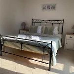 Elizabeth Villa *