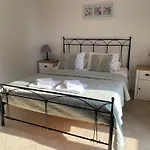 Elizabeth Villa *
